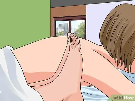 Imagen titulada Sleep in a Single Bed With a Partner Step 3