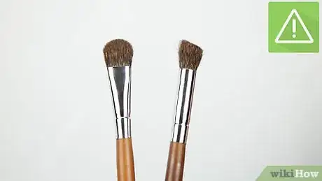 Imagen titulada Blend Eyeshadow Step 10
