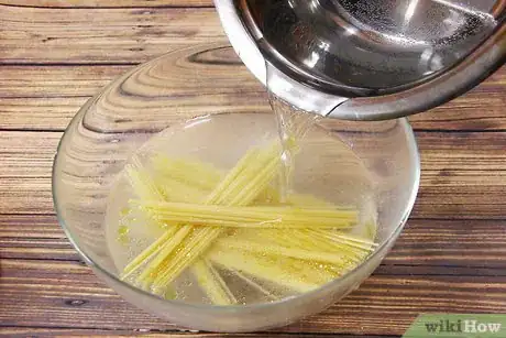 Imagen titulada Cook Spaghetti in the Microwave Step 6