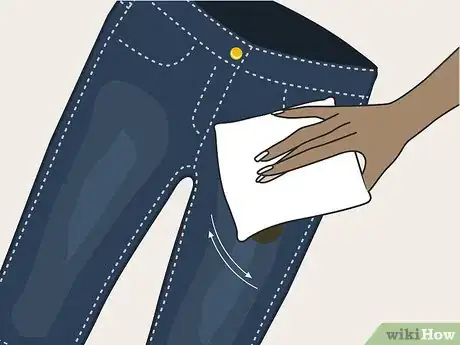 Imagen titulada Remove a Stain from a Pair of Jeans Step 14