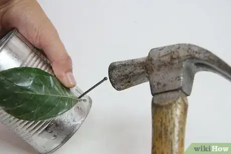 Imagen titulada Make Garden Lanterns from Old Tin Cans Step 10