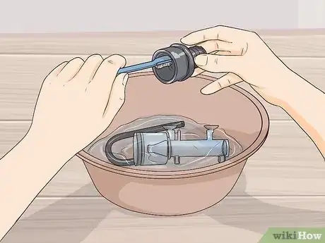 Imagen titulada Clean a Saltwater Tank Step 12