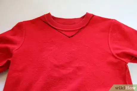 Imagen titulada Cut a Sweatshirt Step 7Bullet2