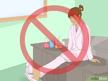 Imagen titulada Stay Safe in a Science Lab Step 8