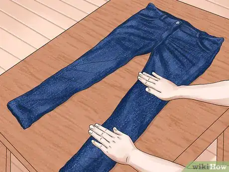 Imagen titulada Stretch Clothes Step 14