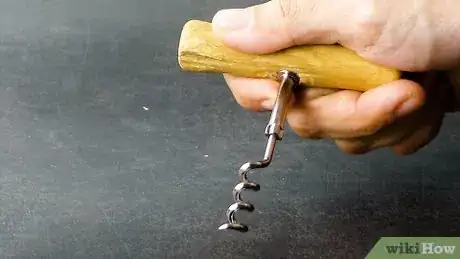 Imagen titulada Use a Corkscrew Step 10
