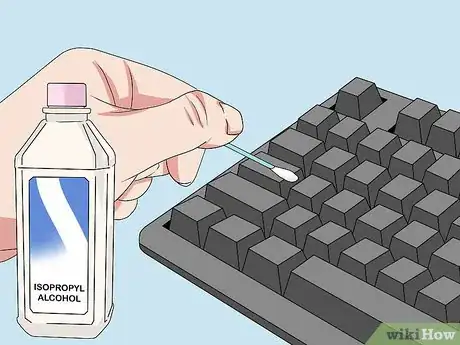 Imagen titulada Clean a Keyboard Step 5