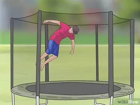 Imagen titulada Flip on the Trampoline Step 21