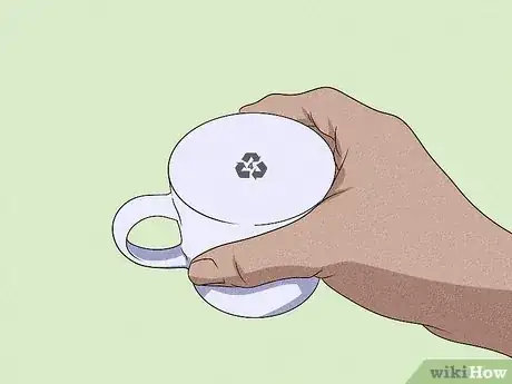 Imagen titulada Choose Safe BPA Free Plastics Step 1