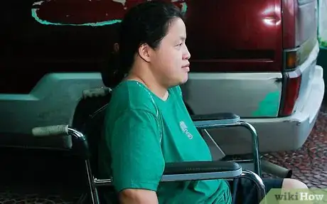 Imagen titulada Use a Manual Wheelchair Step 11Bullet3