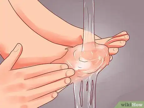 Imagen titulada Care for Your Feet and Toenails Step 1