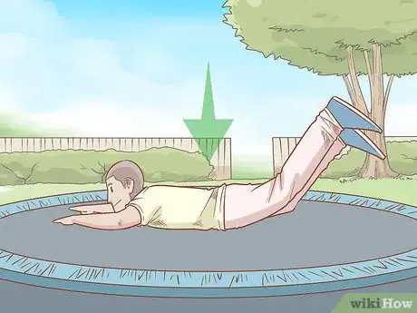 Imagen titulada Do Trampoline Tricks Step 16