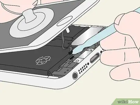 Imagen titulada Replace an iPhone Battery Step 51