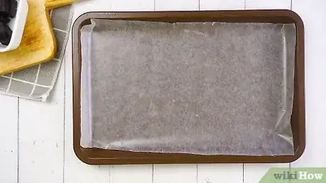 Imagen titulada Freeze Melted Chocolate Step 1