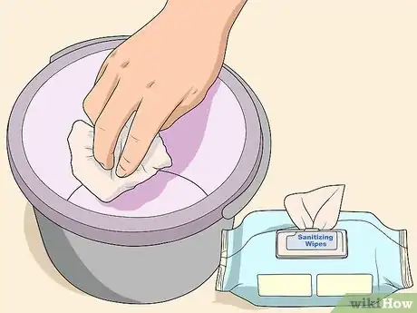 Imagen titulada Clean a Wax Pot Step 8
