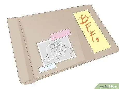 Imagen titulada Make a Best Friends Scrapbook Step 3