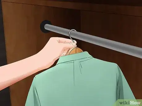 Imagen titulada Fold a Shirt for Business Travel Step 13