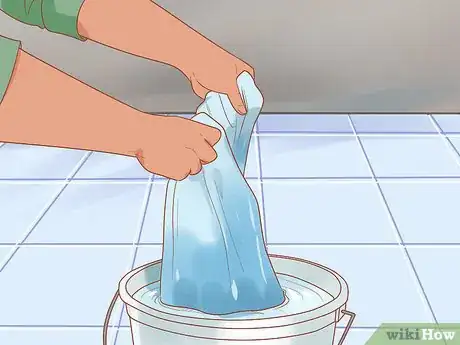 Imagen titulada Clean Microfiber Cloths Step 3