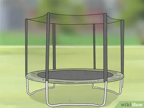 Imagen titulada Flip on the Trampoline Step 4
