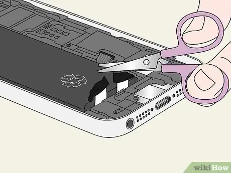 Imagen titulada Replace an iPhone Battery Step 57