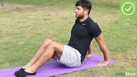 Imagen titulada Do Reverse Push Ups Step 8
