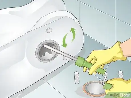 Imagen titulada Unclog a Toilet Step 16