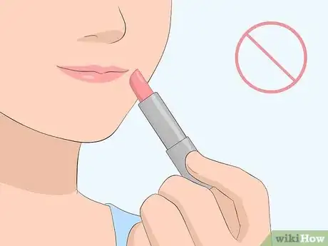 Imagen titulada Lighten Dark Lips from Smoking Step 12