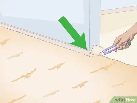 Imagen titulada Cut Carpet Step 8