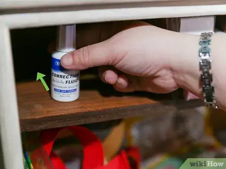 Imagen titulada Thin Out Correction Fluid That Has Thickened Up Step 8
