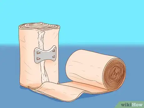 Imagen titulada Apply Different Types of Bandages Step 7