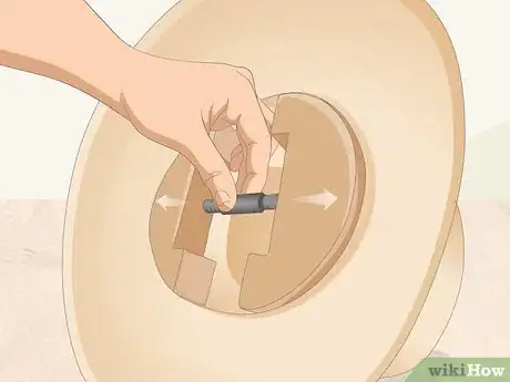 Imagen titulada Stretch a Hat Step 17