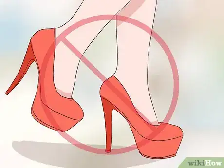 Imagen titulada Date a Short Guy As a Tall Girl Step 12