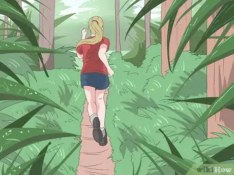 Imagen titulada Survive an Encounter with an Ostrich Step 11