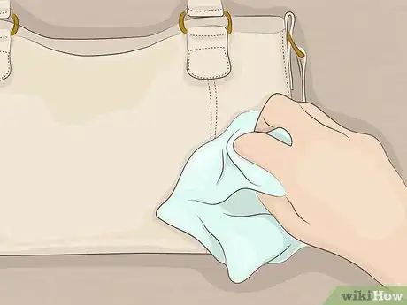 Imagen titulada Remove Jean Stains from Leather Step 5