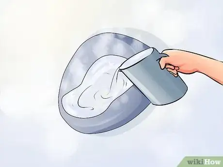 Imagen titulada Position a Bedpan Step 5