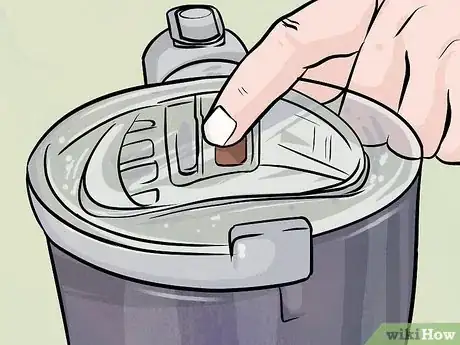 Imagen titulada Clean a Vacuum Step 4