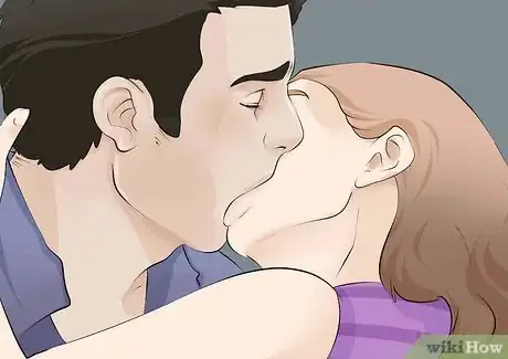 Imagen titulada Give an Unforgettable Kiss Step 7