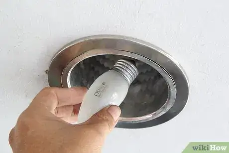 Imagen titulada Install Recessed Lighting Step 16
