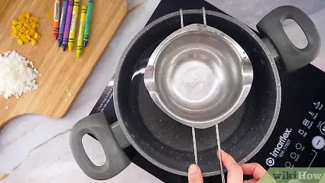 Imagen titulada Make Crayon Candles Step 6