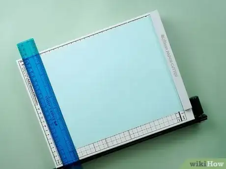 Imagen titulada Cut a Straight Line Step 4