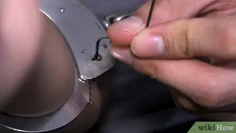 Imagen titulada Escape from Handcuffs Step 7