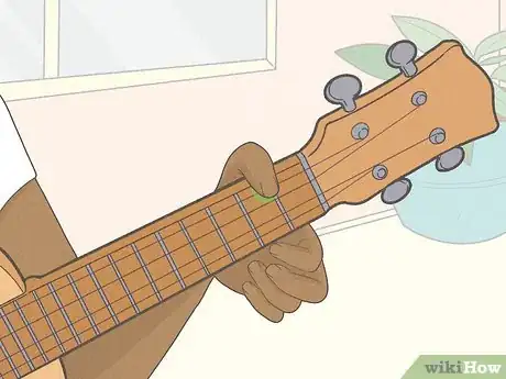 Imagen titulada Play the Ukulele Step 3