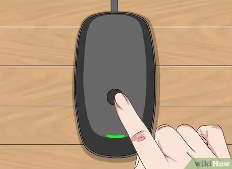 Imagen titulada Connect a Wireless Xbox 360 Controller Step 10