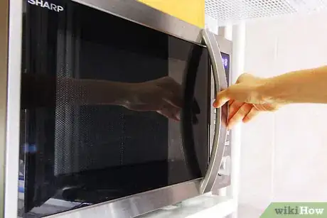Imagen titulada Cook in a Microwave Oven Step 7