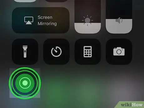 Imagen titulada Record Your Screen on iPhone or iPad Step 2