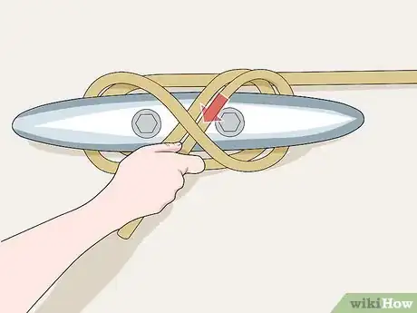 Imagen titulada Tie Boating Knots Step 16
