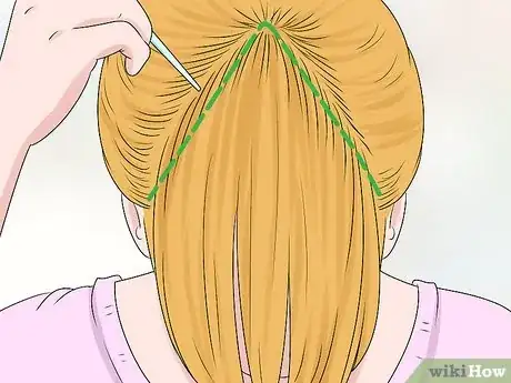 Imagen titulada Razor Cut Bangs Step 2