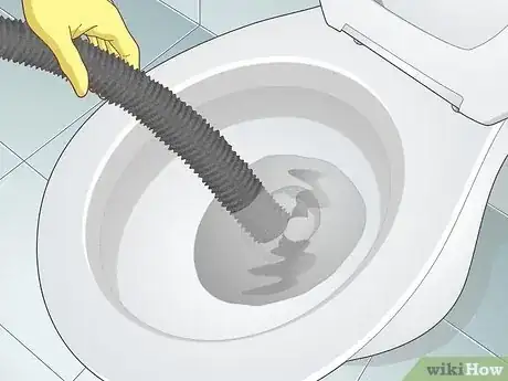 Imagen titulada Unclog a Toilet Step 18