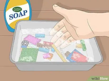 Imagen titulada Clean LEGOs Step 4