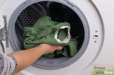 Imagen titulada Remove Paint from Your Shirt Step 8